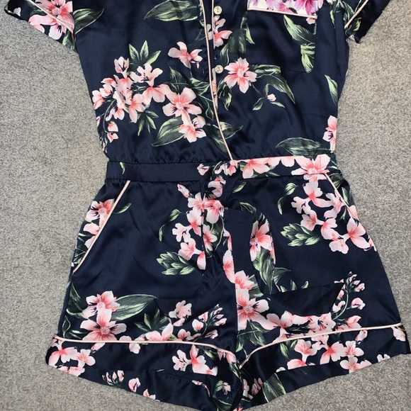 VS Tropical Floral Satin Romper - Picture 6 of 8